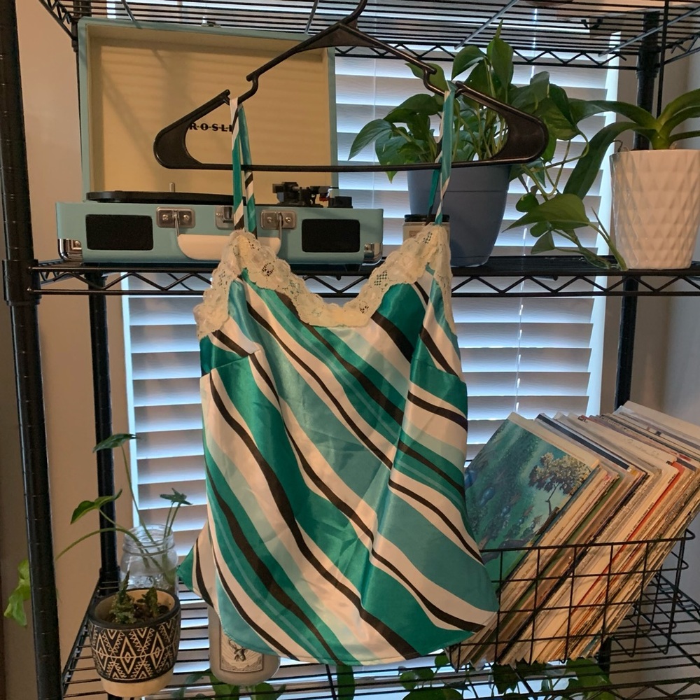 2YK vintage tank